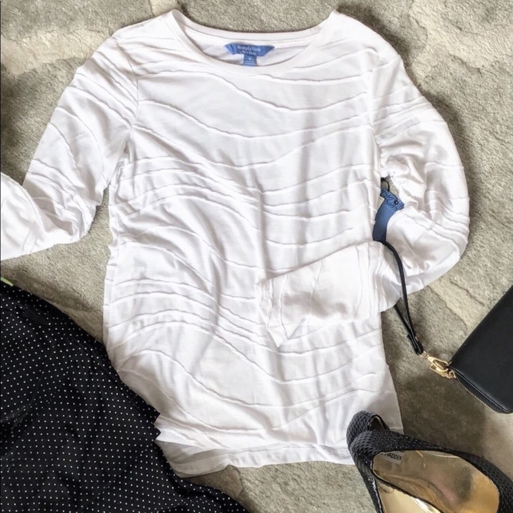 NWT Simply Vera White Top